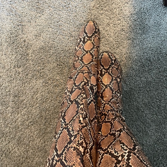Snakeskin boots - Picture 3 of 3